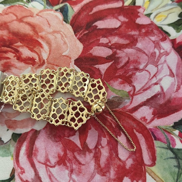 Gold Bracelet With Magnetic Ball Clasp (NWT) - Picture 5 of 6